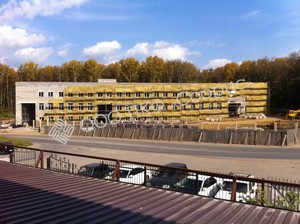 Монтаж вентилируемого фасада в торговом комплексе "Черёмушки", г. Златоуст. Фото 7